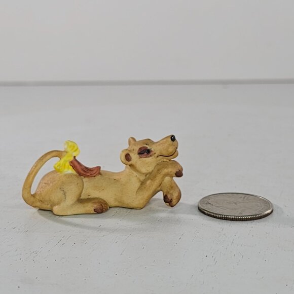 Vintage Freeman George Good Lioness Female Lion Figurine Yellow Bow Miniature - Picture 6 of 8
